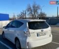 Белый Тойота Prius v, объемом двигателя 1.8 л и пробегом 212 тыс. км за 12300 $, фото 9 на Automoto.ua