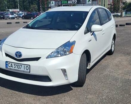 Белый Тойота Prius v, объемом двигателя 1.8 л и пробегом 230 тыс. км за 13500 $, фото 2 на Automoto.ua