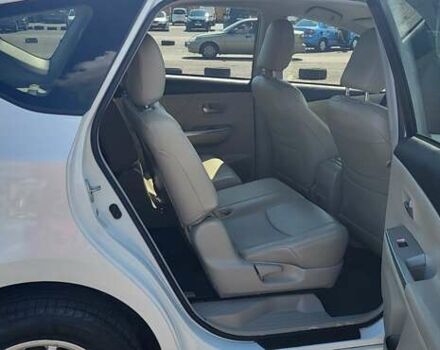 Белый Тойота Prius v, объемом двигателя 1.8 л и пробегом 230 тыс. км за 13500 $, фото 15 на Automoto.ua