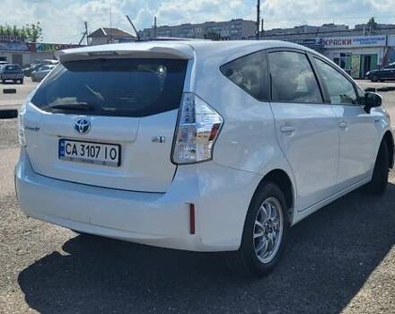Белый Тойота Prius v, объемом двигателя 1.8 л и пробегом 230 тыс. км за 13500 $, фото 6 на Automoto.ua