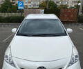 Білий Тойота Prius v, об'ємом двигуна 1.8 л та пробігом 399 тис. км за 10350 $, фото 1 на Automoto.ua
