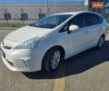 Білий Тойота Prius v, об'ємом двигуна 1.8 л та пробігом 164 тис. км за 14300 $, фото 3 на Automoto.ua