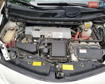 Белый Тойота Prius v, объемом двигателя 1.8 л и пробегом 197 тыс. км за 14000 $, фото 15 на Automoto.ua