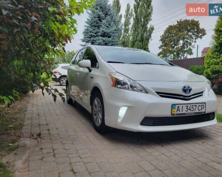 Белый Тойота Prius v, объемом двигателя 1.8 л и пробегом 197 тыс. км за 14000 $, фото 13 на Automoto.ua