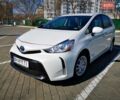 Белый Тойота Prius v, объемом двигателя 1.8 л и пробегом 194 тыс. км за 18200 $, фото 1 на Automoto.ua
