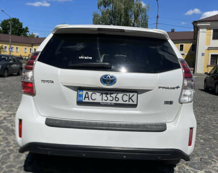 Белый Тойота Prius v, объемом двигателя 1.8 л и пробегом 256 тыс. км за 15499 $, фото 3 на Automoto.ua