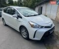 Белый Тойота Prius v, объемом двигателя 1.8 л и пробегом 170 тыс. км за 13450 $, фото 1 на Automoto.ua