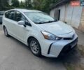 Белый Тойота Prius v, объемом двигателя 1.8 л и пробегом 100 тыс. км за 13500 $, фото 1 на Automoto.ua