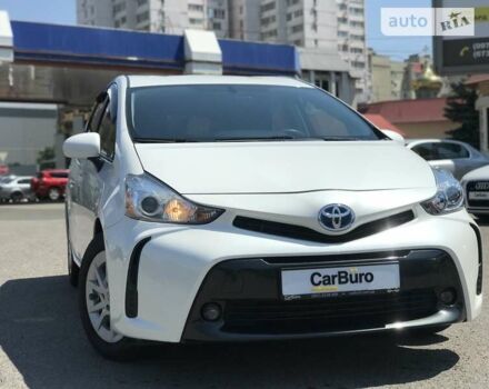 Белый Тойота Prius v, объемом двигателя 1.8 л и пробегом 257 тыс. км за 15800 $, фото 9 на Automoto.ua