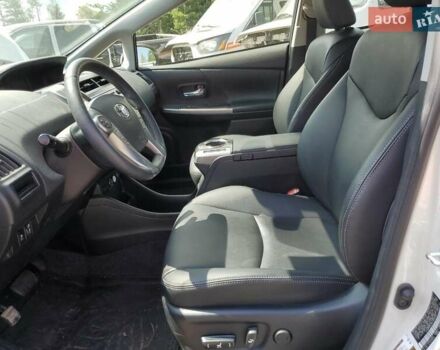 Білий Тойота Prius v, об'ємом двигуна 1.8 л та пробігом 44 тис. км за 3000 $, фото 6 на Automoto.ua