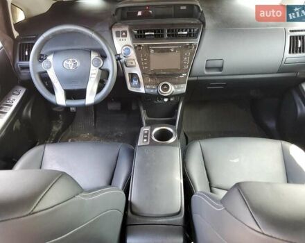 Білий Тойота Prius v, об'ємом двигуна 1.8 л та пробігом 44 тис. км за 3000 $, фото 7 на Automoto.ua