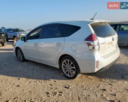 Білий Тойота Prius v, об'ємом двигуна 1.8 л та пробігом 147 тис. км за 3000 $, фото 1 на Automoto.ua
