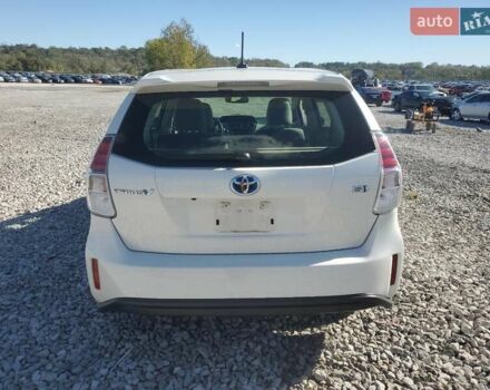 Білий Тойота Prius v, об'ємом двигуна 1.8 л та пробігом 53 тис. км за 3000 $, фото 5 на Automoto.ua