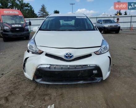 Білий Тойота Prius v, об'ємом двигуна 1.8 л та пробігом 44 тис. км за 3000 $, фото 4 на Automoto.ua