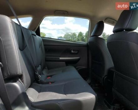 Білий Тойота Prius v, об'ємом двигуна 1.8 л та пробігом 44 тис. км за 3000 $, фото 9 на Automoto.ua