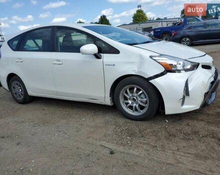 Білий Тойота Prius v, об'ємом двигуна 1.8 л та пробігом 44 тис. км за 3000 $, фото 3 на Automoto.ua