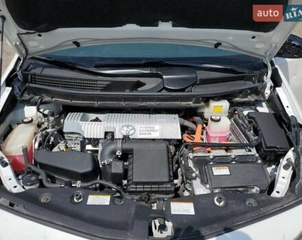 Білий Тойота Prius v, об'ємом двигуна 1.8 л та пробігом 44 тис. км за 3000 $, фото 10 на Automoto.ua