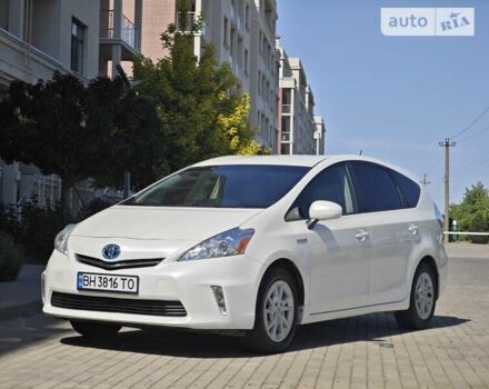 Белый Тойота Prius v, объемом двигателя 1.8 л и пробегом 73 тыс. км за 14900 $, фото 1 на Automoto.ua