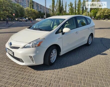 Білий Тойота Prius v, об'ємом двигуна 1.8 л та пробігом 192 тис. км за 12250 $, фото 1 на Automoto.ua