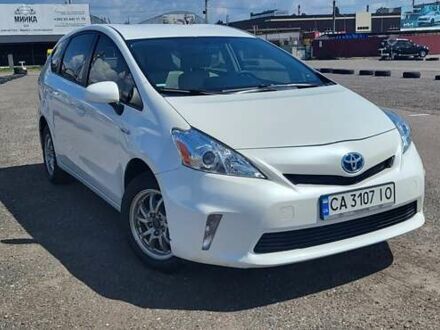 Белый Тойота Prius v, объемом двигателя 1.8 л и пробегом 230 тыс. км за 13500 $, фото 1 на Automoto.ua