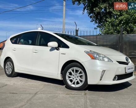 Белый Тойота Prius v, объемом двигателя 1.79 л и пробегом 217 тыс. км за 12490 $, фото 1 на Automoto.ua