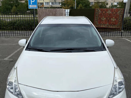 Тойота Prius v 2013 у Києві на Automoto.ua Білий Тойота Prius v, об'ємом двигуна 1.8 л та пробігом 399 тис. км за 12500 $, фото 1 на Automoto.ua