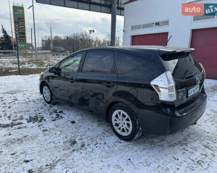 Черный Тойота Prius v, объемом двигателя 1.8 л и пробегом 219 тыс. км за 10333 $, фото 4 на Automoto.ua