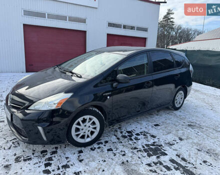 Черный Тойота Prius v, объемом двигателя 1.8 л и пробегом 219 тыс. км за 10333 $, фото 2 на Automoto.ua