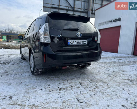 Черный Тойота Prius v, объемом двигателя 1.8 л и пробегом 219 тыс. км за 10333 $, фото 7 на Automoto.ua