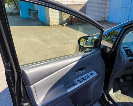 Черный Тойота Prius v, объемом двигателя 1.8 л и пробегом 240 тыс. км за 13000 $, фото 6 на Automoto.ua