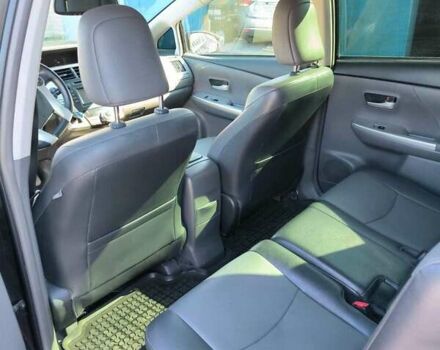 Черный Тойота Prius v, объемом двигателя 1.8 л и пробегом 240 тыс. км за 13000 $, фото 7 на Automoto.ua