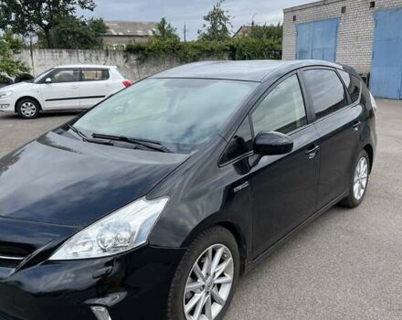 Черный Тойота Prius v, объемом двигателя 1.8 л и пробегом 240 тыс. км за 13000 $, фото 1 на Automoto.ua