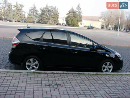 Чорний Тойота Prius v, об'ємом двигуна 1.8 л та пробігом 128 тис. км за 18999 $, фото 1 на Automoto.ua