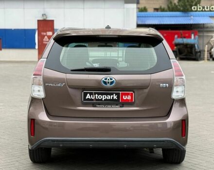 Коричневый Тойота Prius v, объемом двигателя 1.8 л и пробегом 260 тыс. км за 16490 $, фото 6 на Automoto.ua