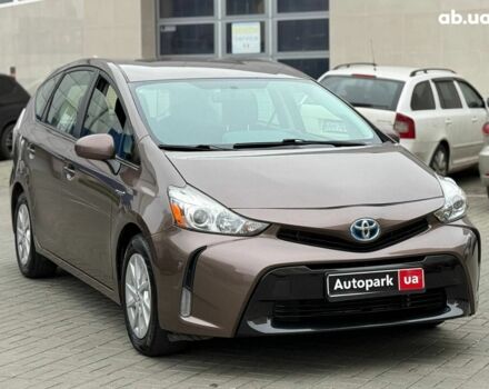 Коричневый Тойота Prius v, объемом двигателя 1.8 л и пробегом 260 тыс. км за 16490 $, фото 2 на Automoto.ua