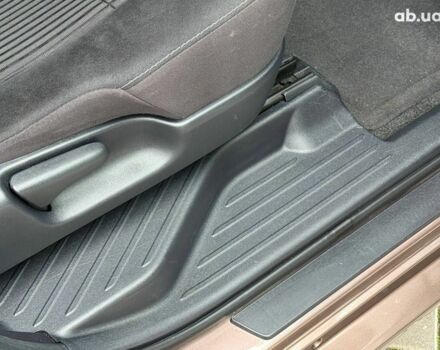 Коричневый Тойота Prius v, объемом двигателя 1.8 л и пробегом 260 тыс. км за 16490 $, фото 17 на Automoto.ua