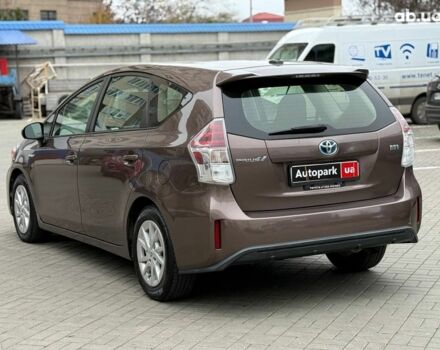 Коричневый Тойота Prius v, объемом двигателя 1.8 л и пробегом 260 тыс. км за 16490 $, фото 5 на Automoto.ua