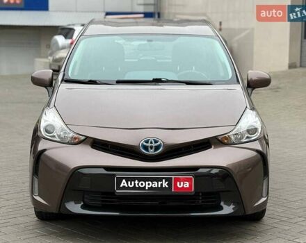 Коричневий Тойота Prius v, об'ємом двигуна 1.8 л та пробігом 260 тис. км за 16490 $, фото 1 на Automoto.ua