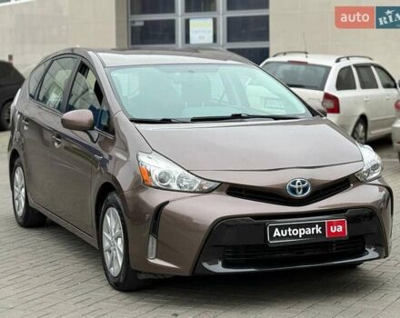 Коричневий Тойота Prius v, об'ємом двигуна 1.8 л та пробігом 260 тис. км за 16490 $, фото 2 на Automoto.ua