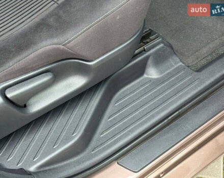 Коричневий Тойота Prius v, об'ємом двигуна 1.8 л та пробігом 260 тис. км за 16490 $, фото 17 на Automoto.ua