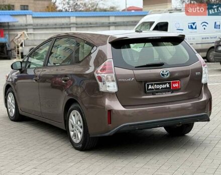 Коричневий Тойота Prius v, об'ємом двигуна 1.8 л та пробігом 260 тис. км за 16490 $, фото 5 на Automoto.ua