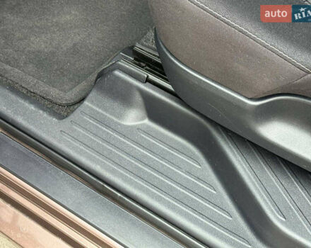 Коричневий Тойота Prius v, об'ємом двигуна 1.8 л та пробігом 260 тис. км за 16490 $, фото 14 на Automoto.ua