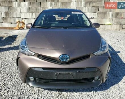 Коричневий Тойота Prius v, об'ємом двигуна 1.8 л та пробігом 73 тис. км за 3000 $, фото 4 на Automoto.ua