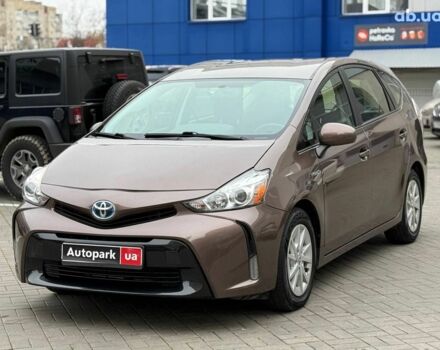 Коричневый Тойота Prius v, объемом двигателя 1.8 л и пробегом 260 тыс. км за 16490 $, фото 1 на Automoto.ua
