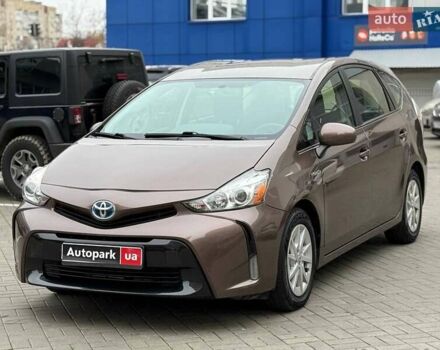 Коричневый Тойота Prius v, объемом двигателя 1.8 л и пробегом 260 тыс. км за 16490 $, фото 1 на Automoto.ua