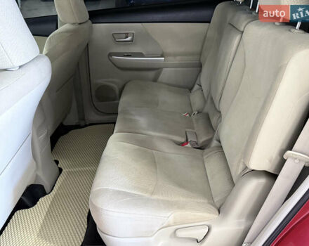 Красный Тойота Prius v, объемом двигателя 1.8 л и пробегом 235 тыс. км за 12189 $, фото 14 на Automoto.ua