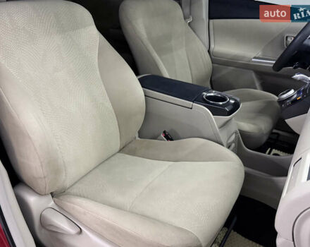 Красный Тойота Prius v, объемом двигателя 1.8 л и пробегом 235 тыс. км за 12189 $, фото 13 на Automoto.ua