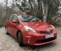 Красный Тойота Prius v, объемом двигателя 1.8 л и пробегом 225 тыс. км за 14100 $, фото 3 на Automoto.ua