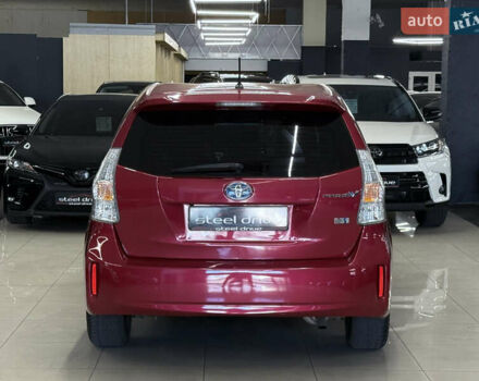 Красный Тойота Prius v, объемом двигателя 1.8 л и пробегом 235 тыс. км за 12189 $, фото 8 на Automoto.ua