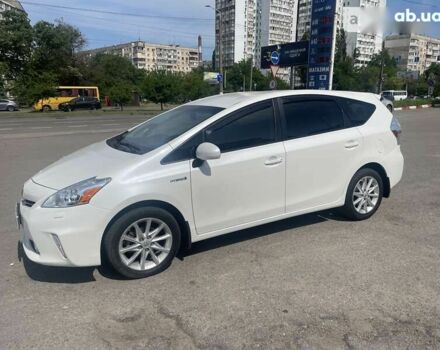 Тойота Prius v, объемом двигателя 0 л и пробегом 168 тыс. км за 15900 $, фото 2 на Automoto.ua